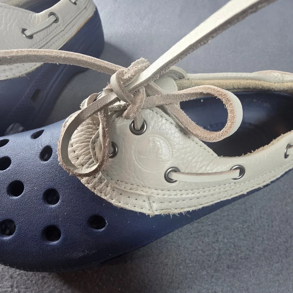 Crocs Beach Line Boat Shoes Navy Blue Cream Leather Mens 9 Womens 11 Nautical